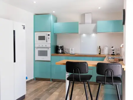 Alta, maison 3 étages avec piscine à Jete : photo 10