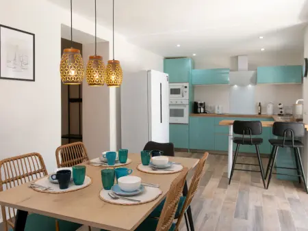 Alta, maison 3 étages avec piscine à Jete : photo 11