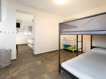 Alta, maison 3 étages avec piscine à Jete : photo 26