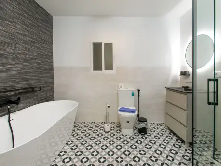 Alta, maison 3 étages avec piscine à Jete : photo 32