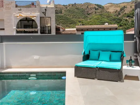 Alta, maison 3 étages avec piscine à Jete : photo 36