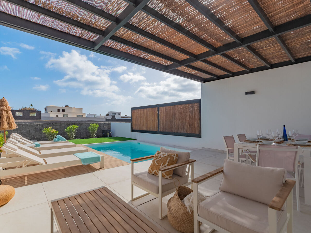Villa Serena Yuli : 3 chambres, piscine chauffée à Playa Blanca - Photo 2