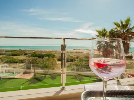 Appartement neuf vue mer à La Mata, terrasse et piscine : photo 5