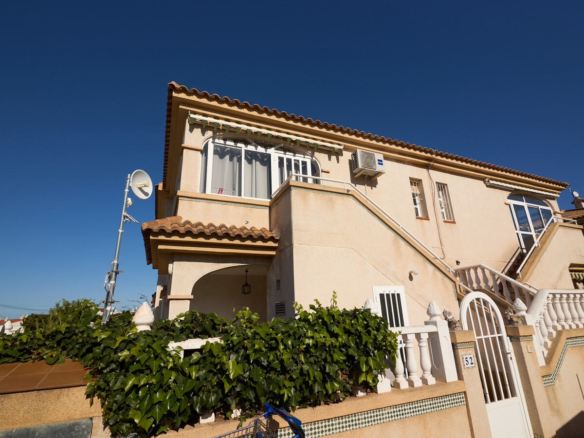 Bungalow 2 chambres avec piscine à Torrevieja - Photo 2