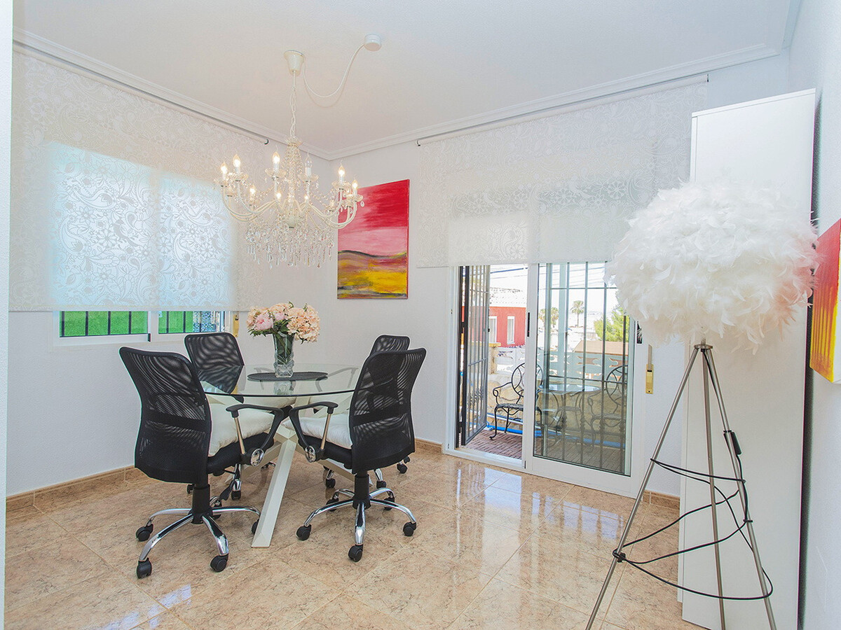 Bungalow 6 pers., piscine privée et jardin à Torrevieja - Photo 6