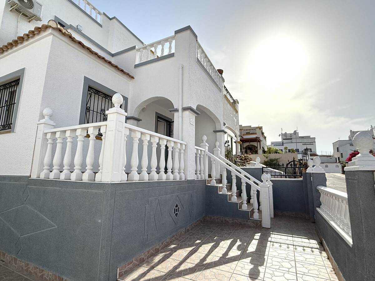 Villa 3 ch. moderne Orihuela Costa, piscine commune - Photo 2