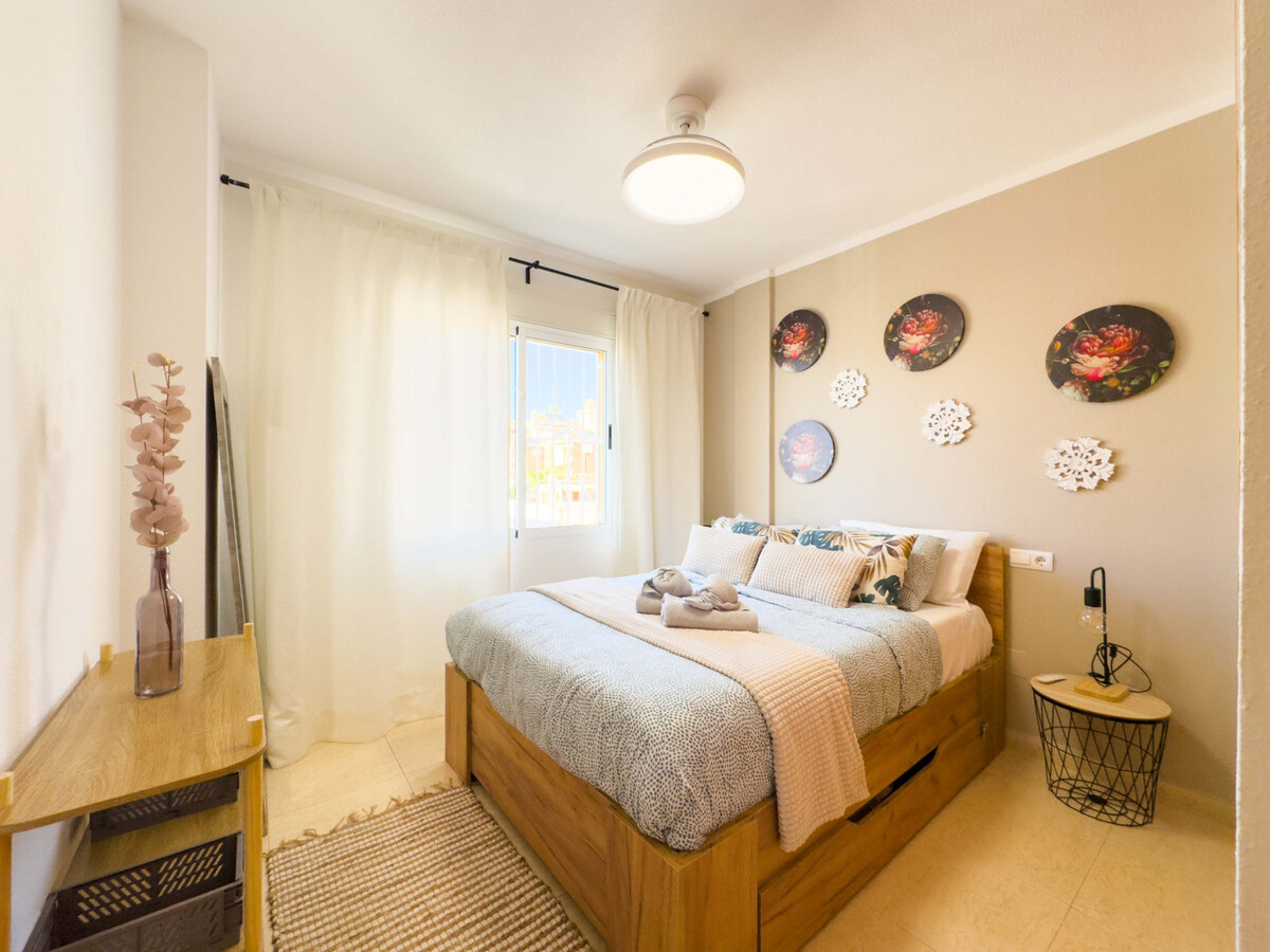 Bungalow 2 ch. avec terrasse, cour et barbecue à Cabo Roig - Photo 8