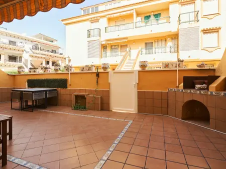 Bungalow 2 chambres à Torrevieja, terrasse face à la mer : photo 27