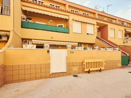 Bungalow 2 chambres à Torrevieja, terrasse face à la mer : photo 28