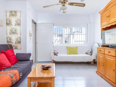 Maison climatisée avec terrasse et piscine à Torrevieja : photo 10