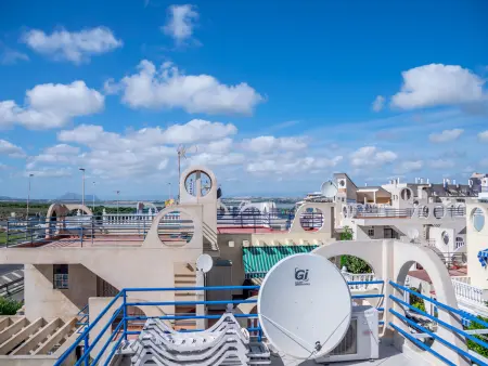 Maison climatisée avec terrasse et piscine à Torrevieja : photo 16