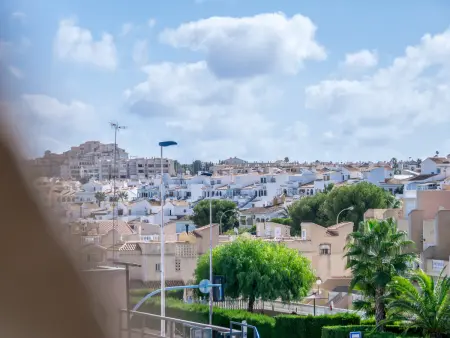 Maison climatisée avec terrasse et piscine à Torrevieja : photo 17