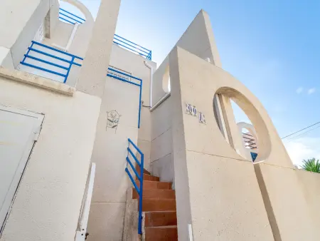 Maison climatisée avec terrasse et piscine à Torrevieja : photo 24