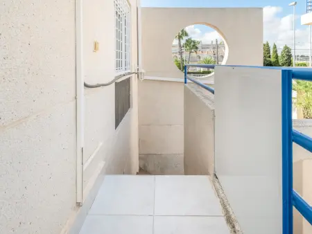Maison climatisée avec terrasse et piscine à Torrevieja : photo 26