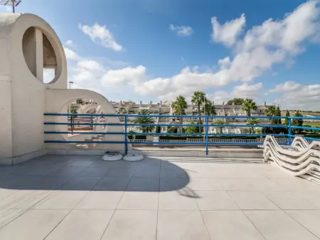 Maison climatisée avec terrasse et piscine à Torrevieja : photo 31
