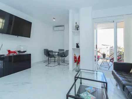 Appartement 79 m² rénové, garage privé près plage Cura : photo 6