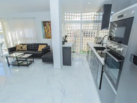 Appartement 79 m² rénové, garage privé près plage Cura : photo 14