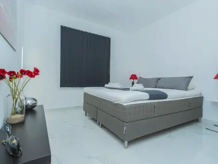 Appartement 79 m² rénové, garage privé près plage Cura : photo 22