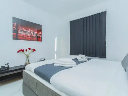 Appartement 79 m² rénové, garage privé près plage Cura : photo 23