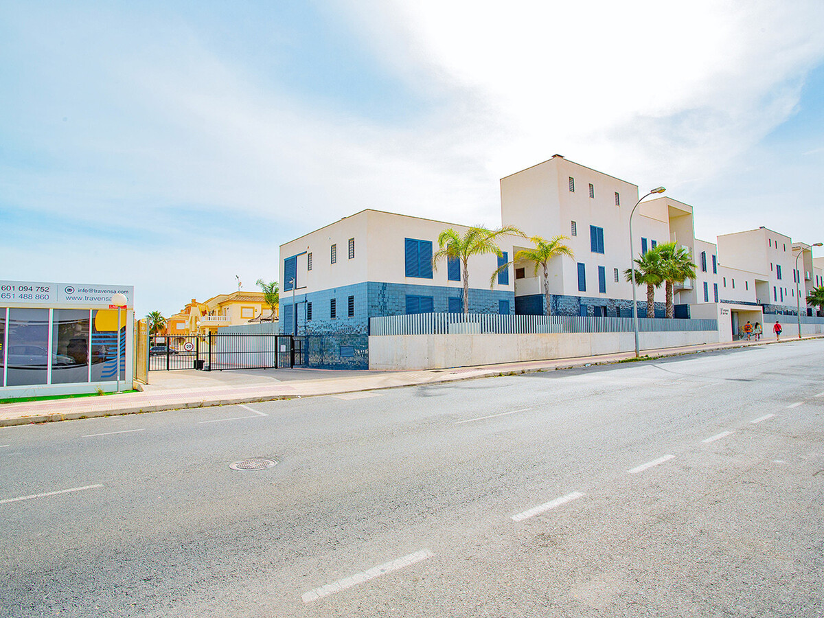 Bungalow 65m² avec terrasse, barbecue et piscine à Cabo Roig - Photo 36