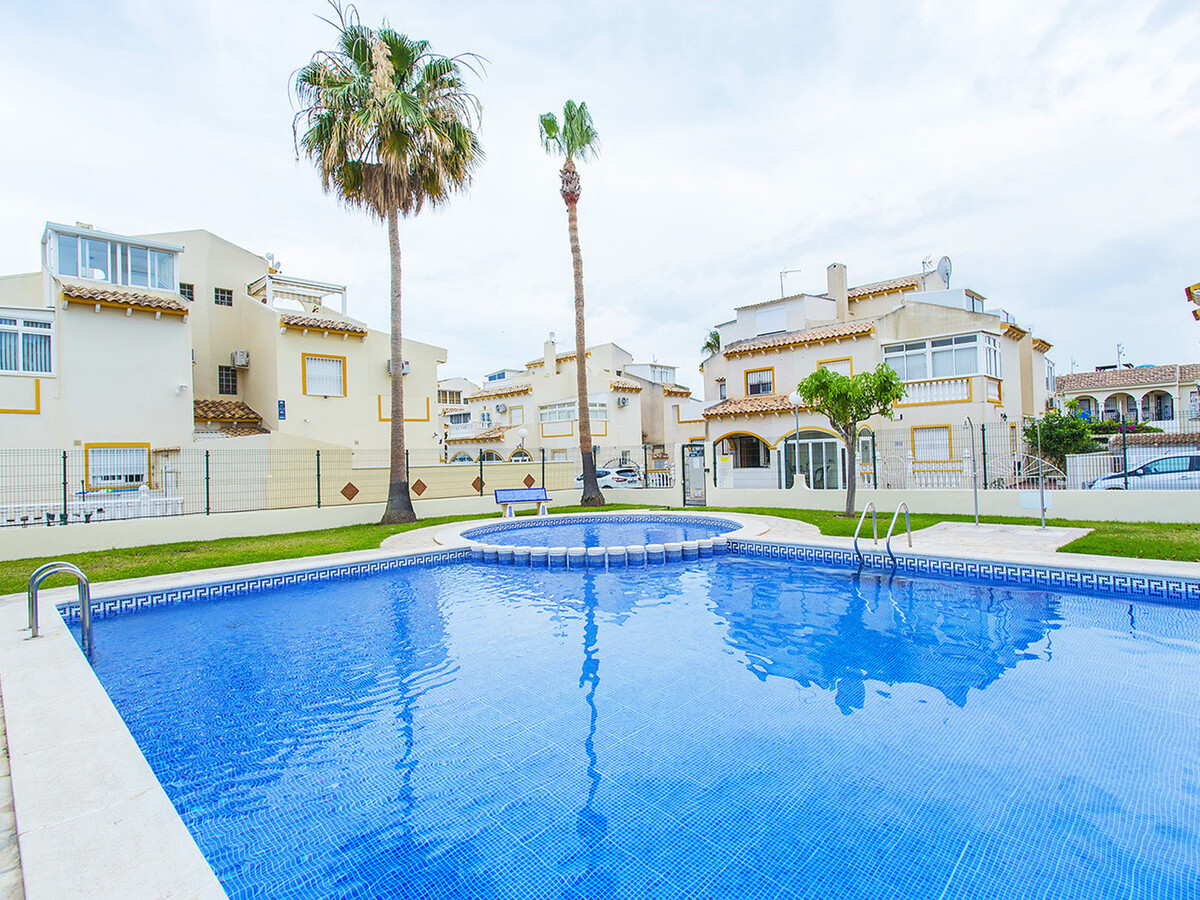 Maison 65 m² climatisée avec piscine, 2 km plage - Photo 8
