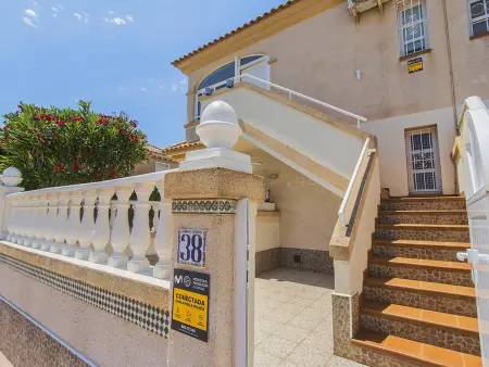 Appartement 2 chambres avec terrasse et piscine à Torrevieja : photo 2