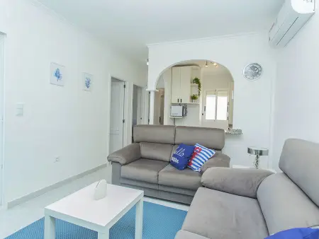 Appartement 2 chambres avec terrasse et piscine à Torrevieja : photo 12