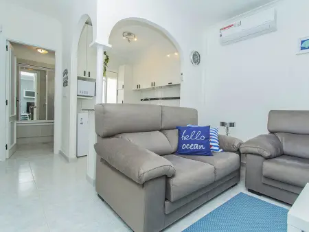 Appartement 2 chambres avec terrasse et piscine à Torrevieja : photo 15