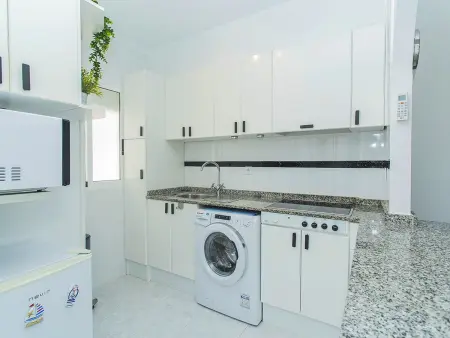 Appartement 2 chambres avec terrasse et piscine à Torrevieja : photo 16