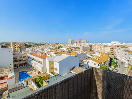 Studio rénové vue ville à Torrevieja : photo 1