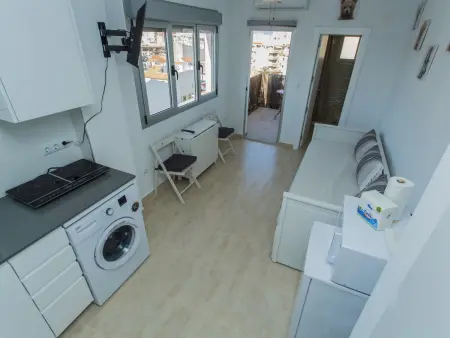 Studio rénové vue ville à Torrevieja : photo 3