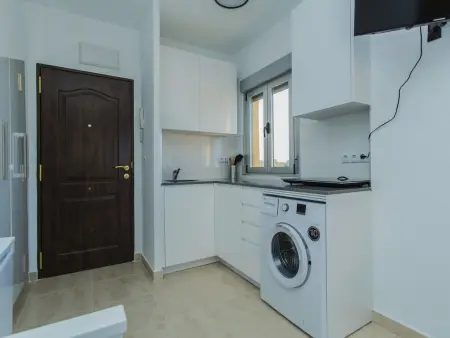 Studio rénové vue ville à Torrevieja : photo 9