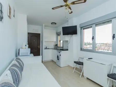 Studio rénové vue ville à Torrevieja : photo 13