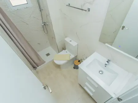Studio rénové vue ville à Torrevieja : photo 19