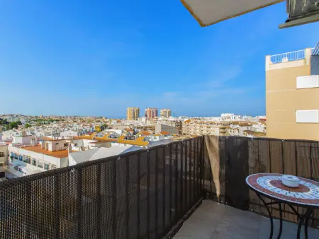 Studio rénové vue ville à Torrevieja : photo 22