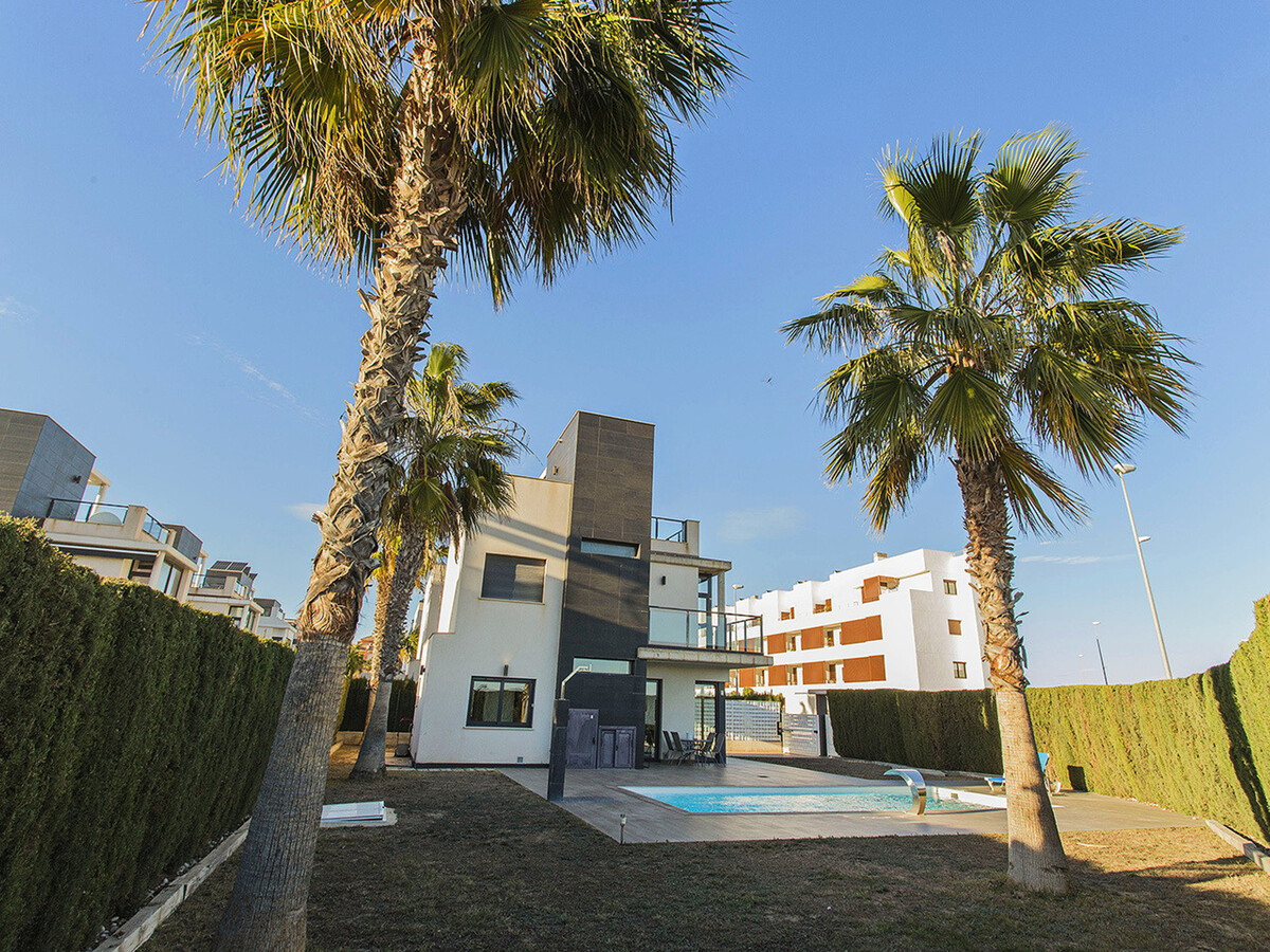 Villa 200m² piscine privée à Cabo Roig - Photo 2