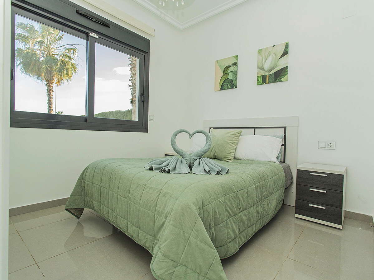 Villa 200m² piscine privée à Cabo Roig - Photo 11