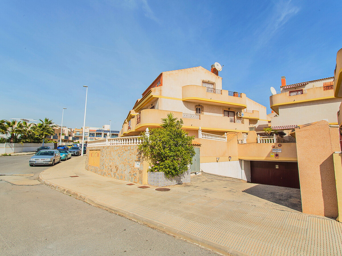 Maison 6 pers., 3 ch. avec piscine à Cabo Roig - Photo 2