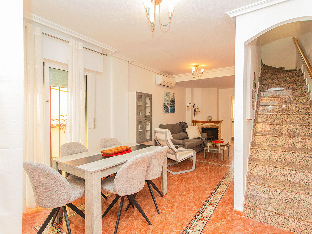 Maison 6 pers., 3 ch. avec piscine à Cabo Roig - Photo 6