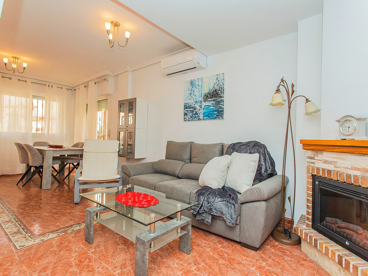 Maison 6 pers., 3 ch. avec piscine à Cabo Roig - Photo 8