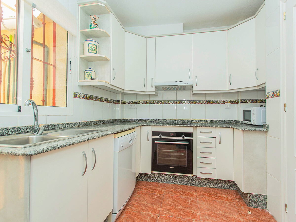 Maison 6 pers., 3 ch. avec piscine à Cabo Roig - Photo 9