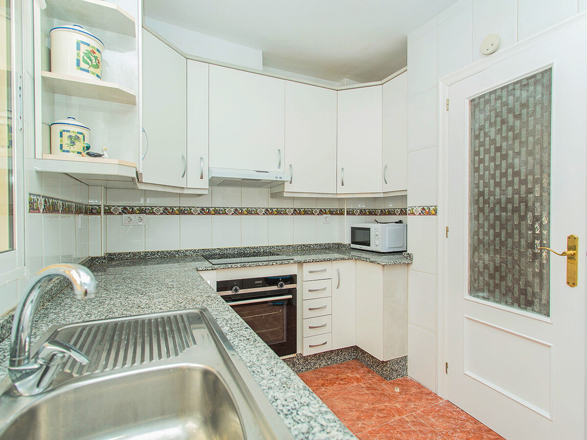 Maison 6 pers., 3 ch. avec piscine à Cabo Roig - Photo 10