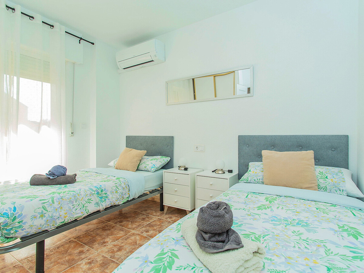 Maison 6 pers., 3 ch. avec piscine à Cabo Roig - Photo 11