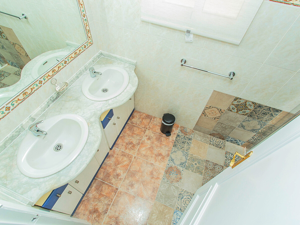 Maison 6 pers., 3 ch. avec piscine à Cabo Roig - Photo 14