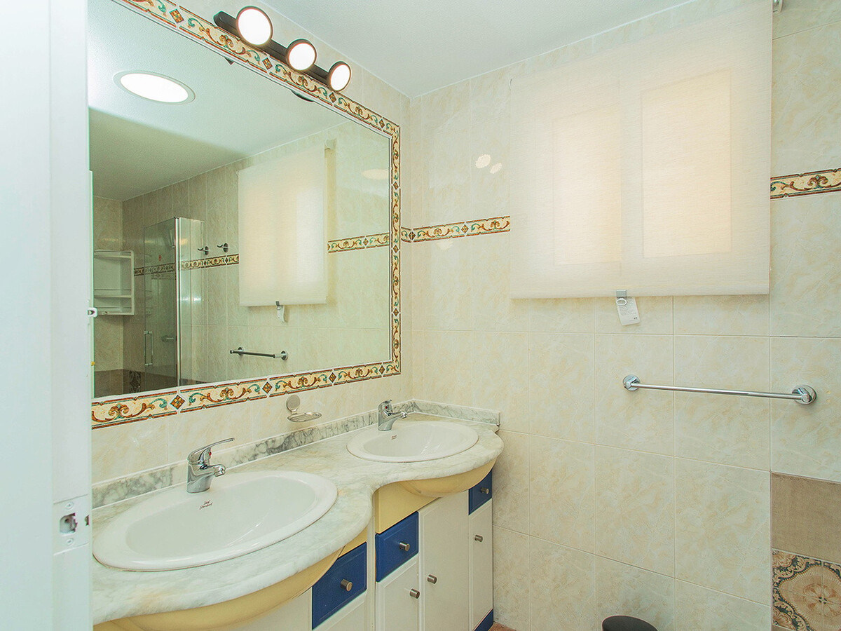 Maison 6 pers., 3 ch. avec piscine à Cabo Roig - Photo 16