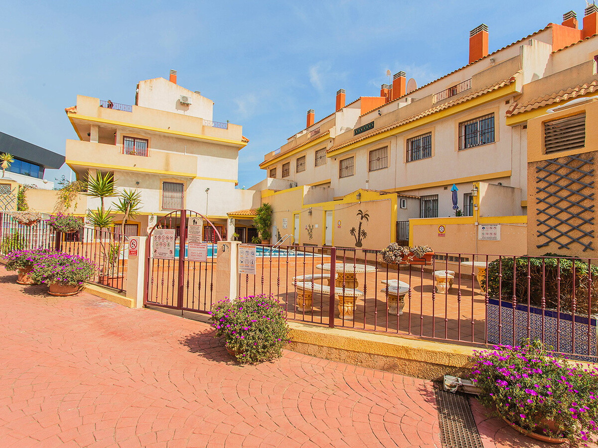 Maison 6 pers., 3 ch. avec piscine à Cabo Roig - Photo 31