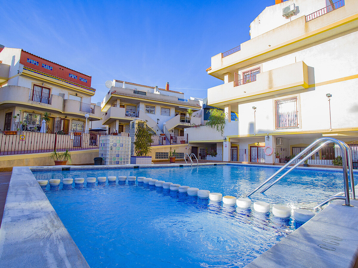 Maison 6 pers., 3 ch. avec piscine à Cabo Roig - Photo 32