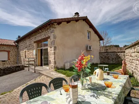 Gîte de la Croix, 12 pers. à Apinac, animaux