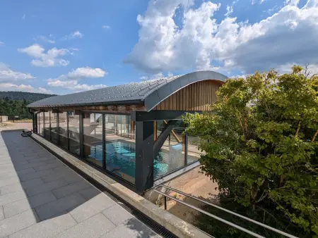 Location gite à Le Val d'Ajol, Gîte en montagne avec piscine - vue panoramique