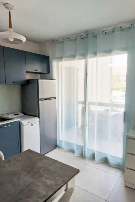 Studio rénové Ormarine, 300 m de la plage : photo 9